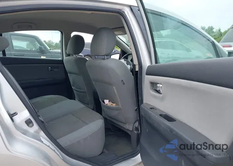 2011 Nissan Sentra 2.0Sl z USA, uszkodzony, nr VIN 3N1AB6AP2BL639874